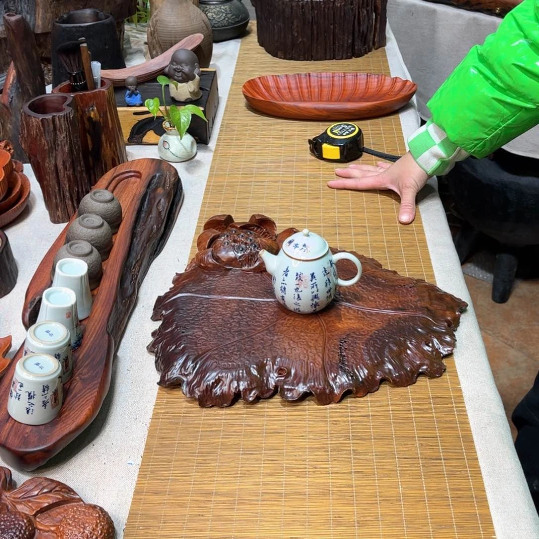 樱****）缅甸花梨荷叶果盘