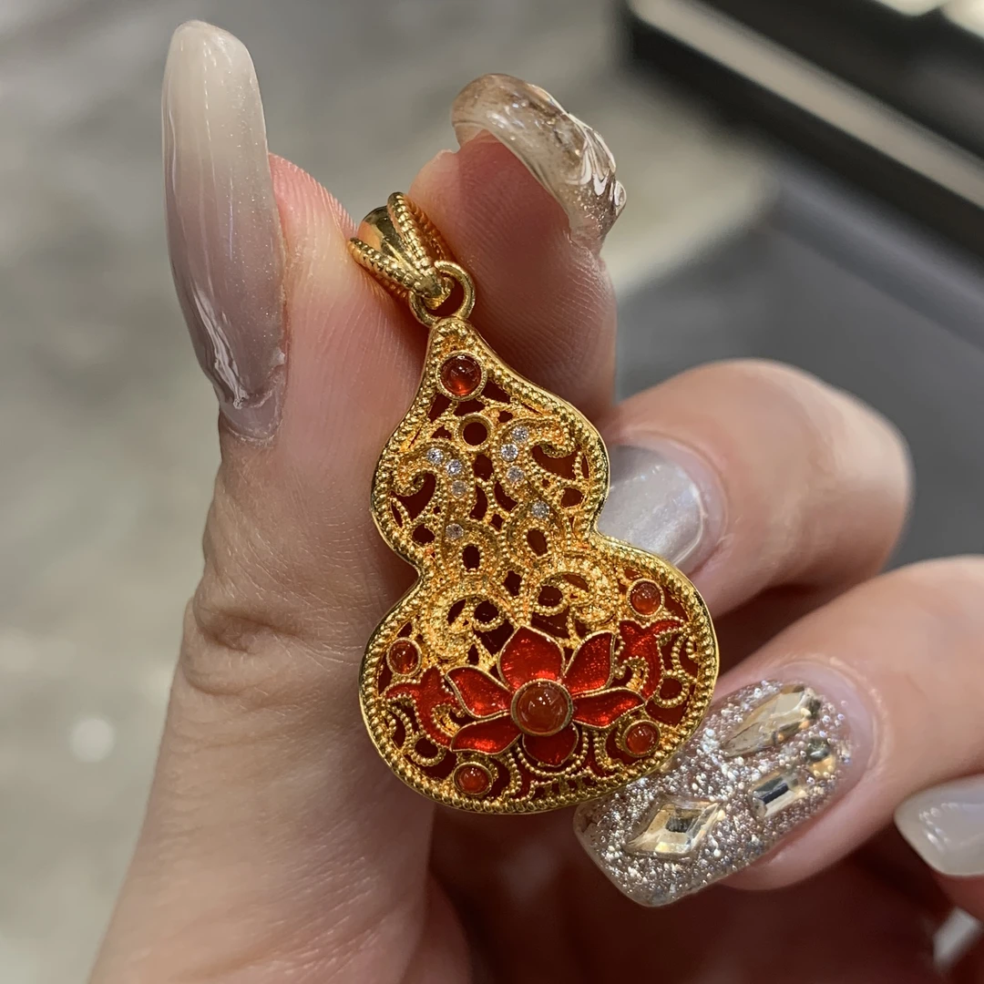 【宝曼珠宝】18K金好事莲莲红玛瑙葫芦吊坠