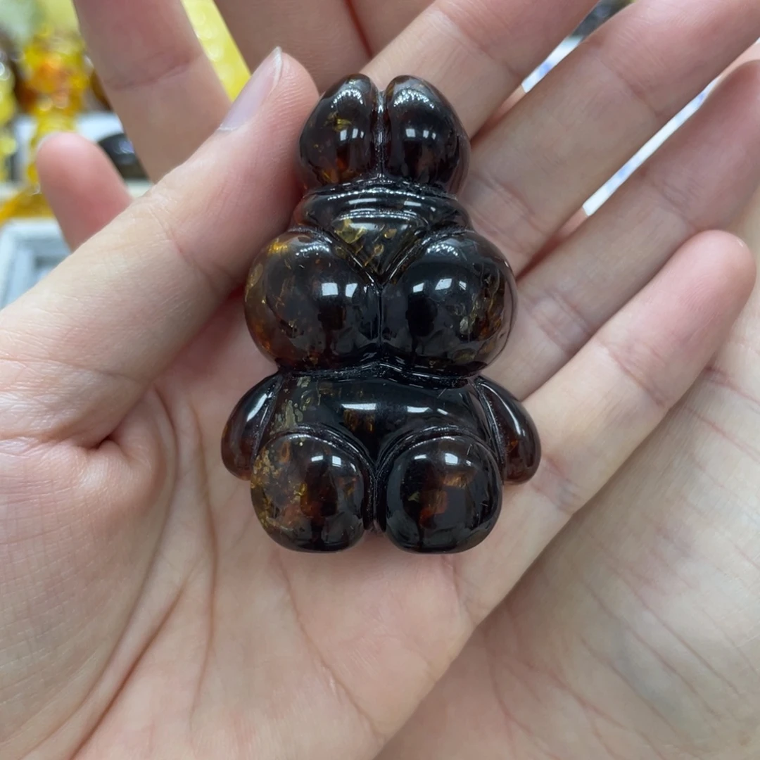 琥珀未镶嵌裸石天然琥珀爆闪兔子