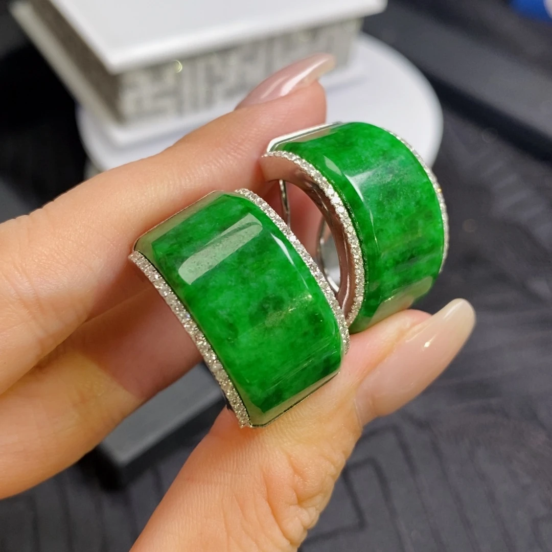 翡翠18K金镶嵌耳饰辣色半圆耳包