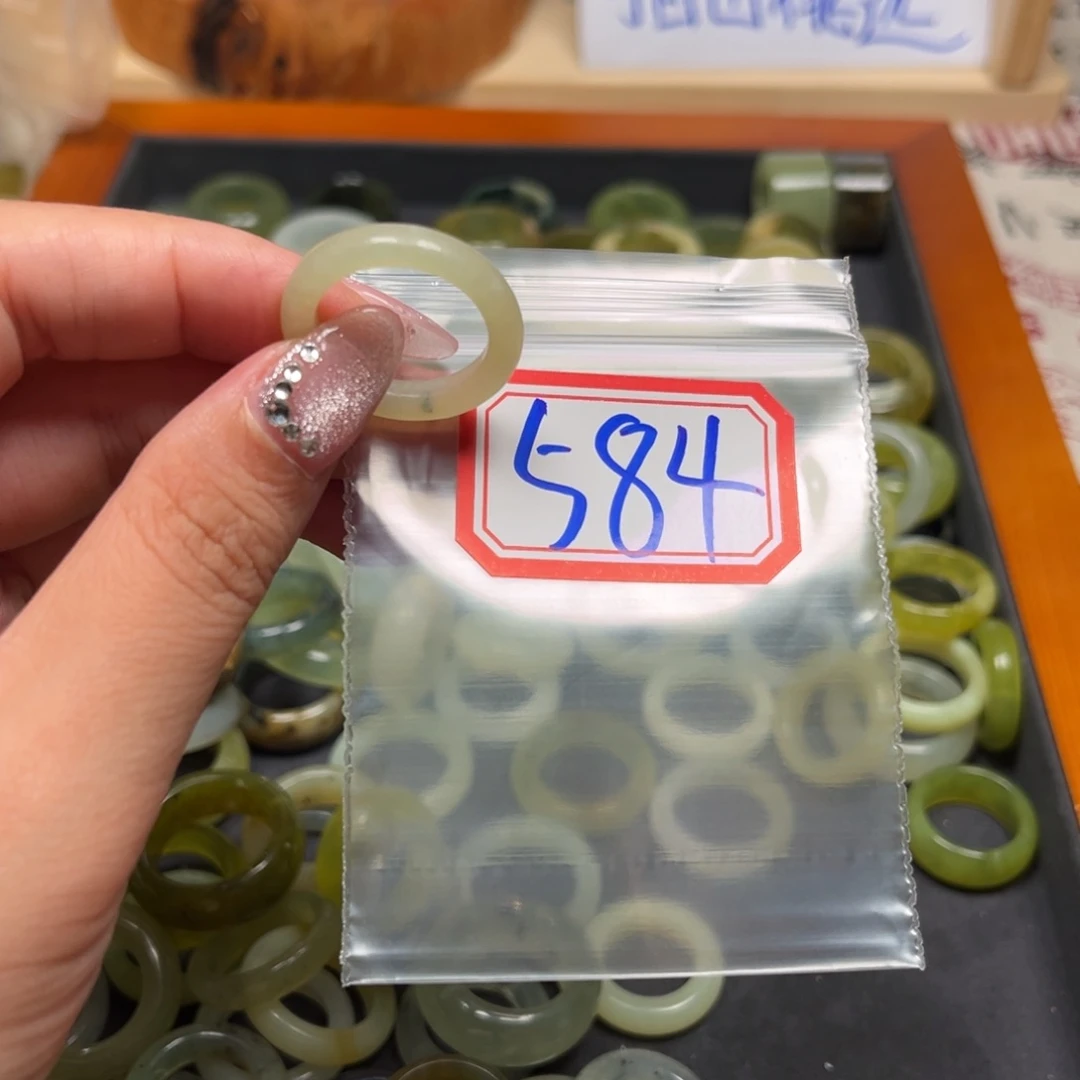 哈****蛇纹石玉未镶嵌珠宝奇石