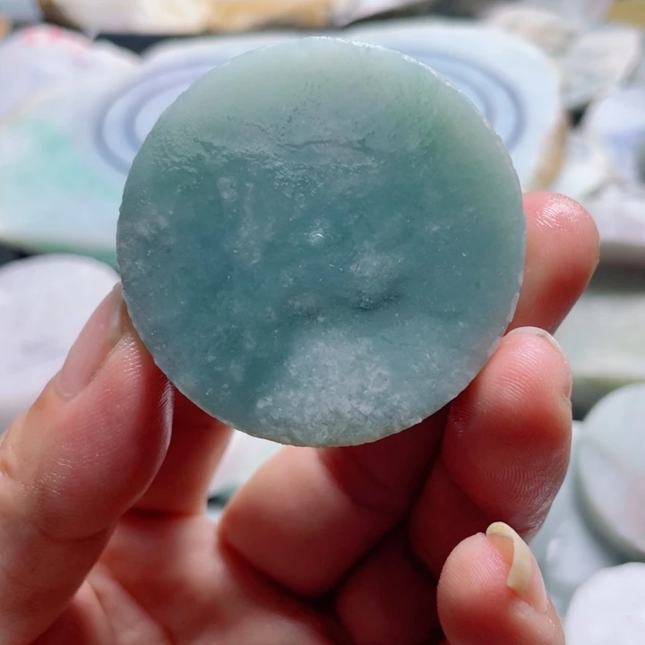 翡翠挂件未镶嵌翡翠