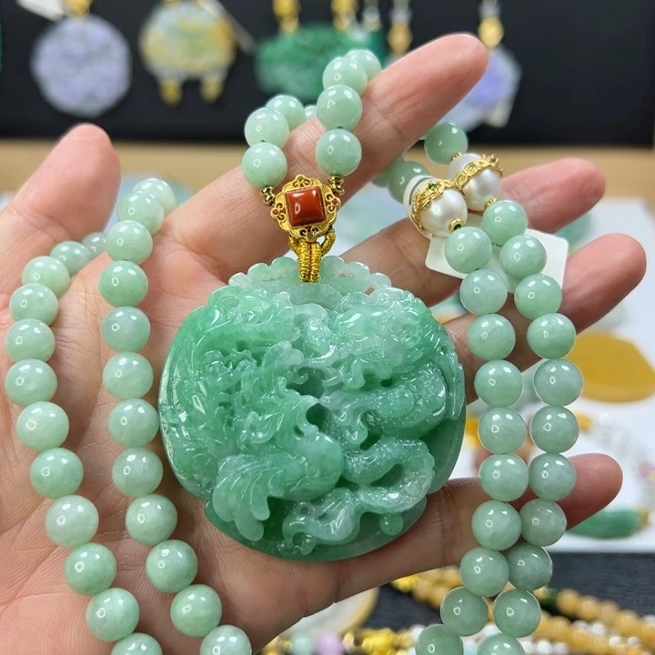 颈饰未镶嵌翡翠吊坠