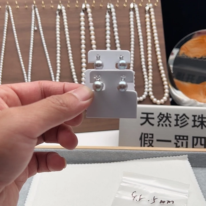 淡水珍珠银S925镶嵌耳饰