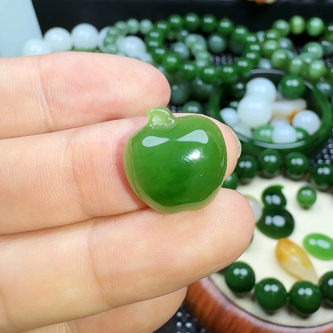 【闪购商品】颈饰未镶嵌和田玉（碧玉）萍果吊坠