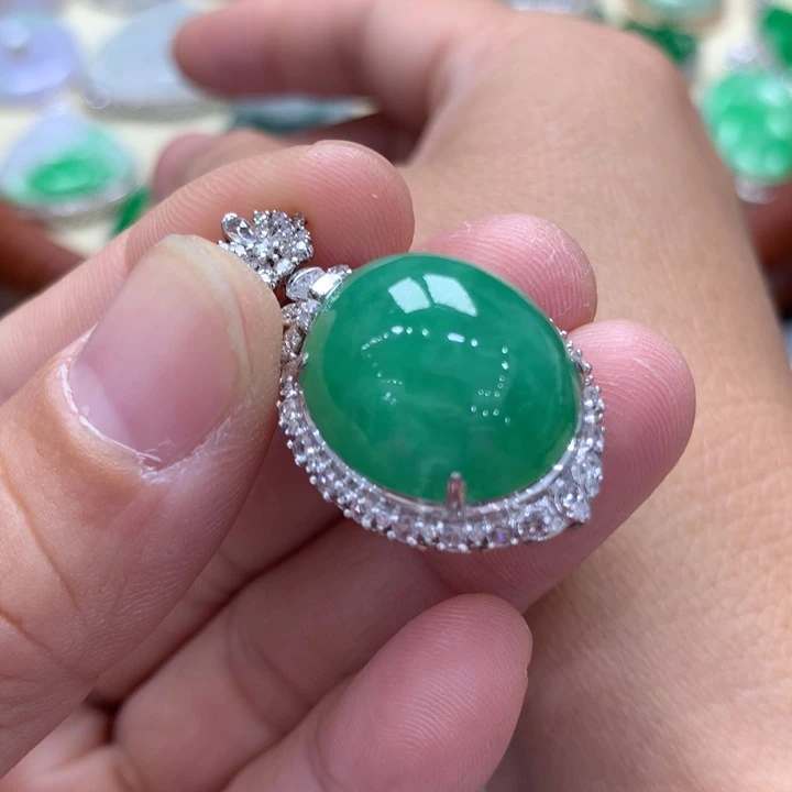 翡翠18K金镶嵌吊坠(不含链)