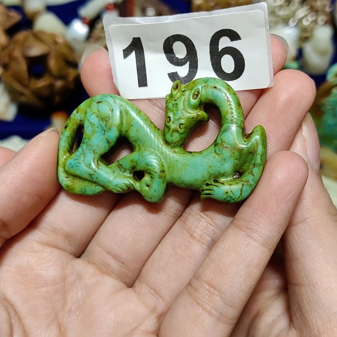 透闪石质玉未镶嵌颈饰