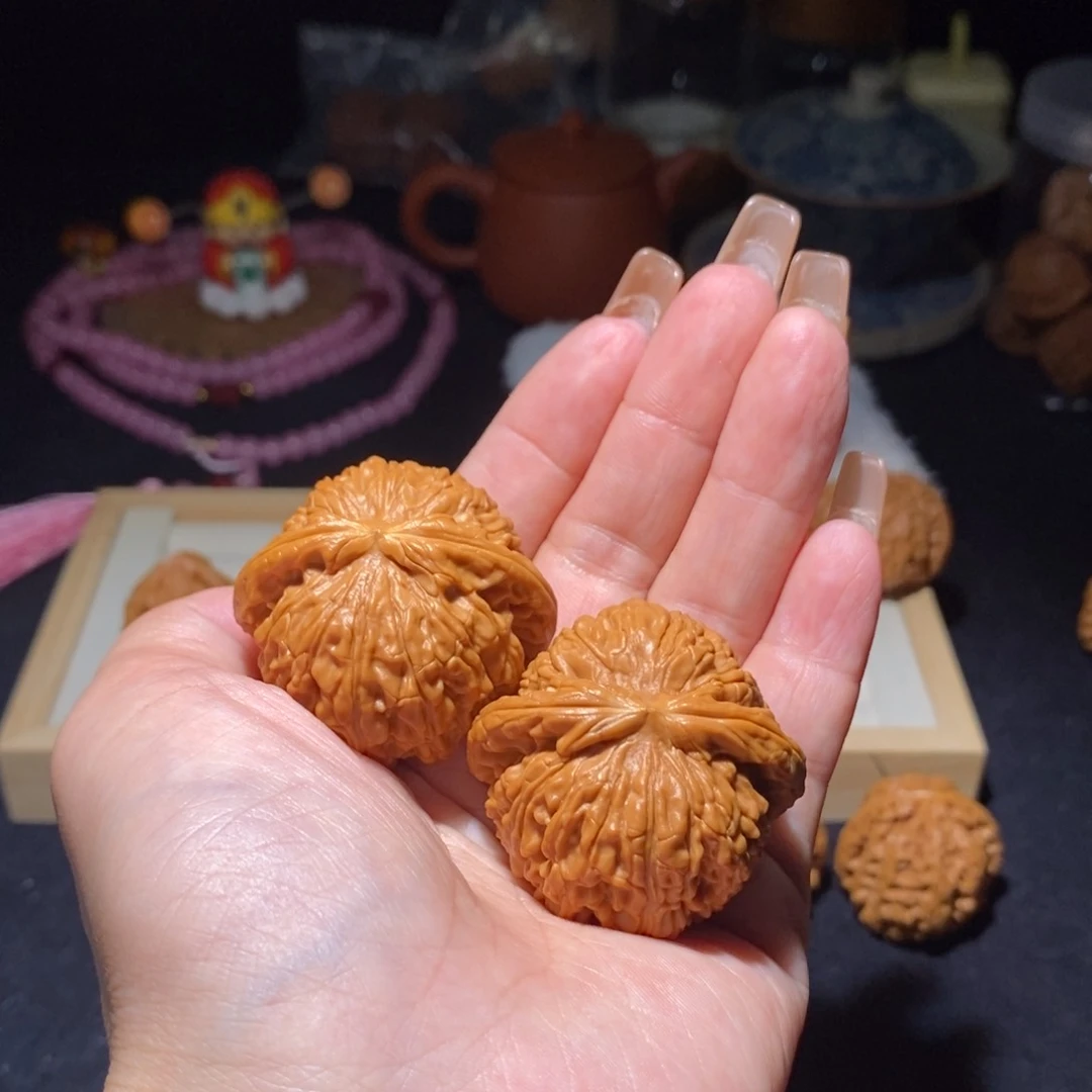 文玩核桃吊坠卡*〃白狮子42