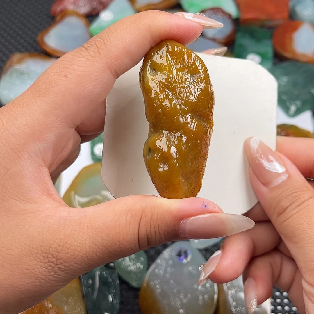 定制翡翠未镶嵌挂件