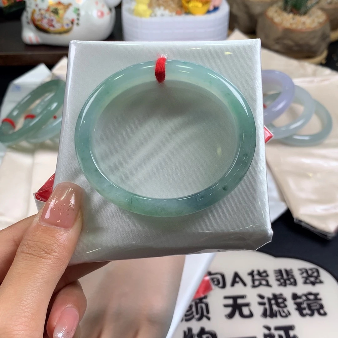 翡翠未镶嵌手镯55贵妃