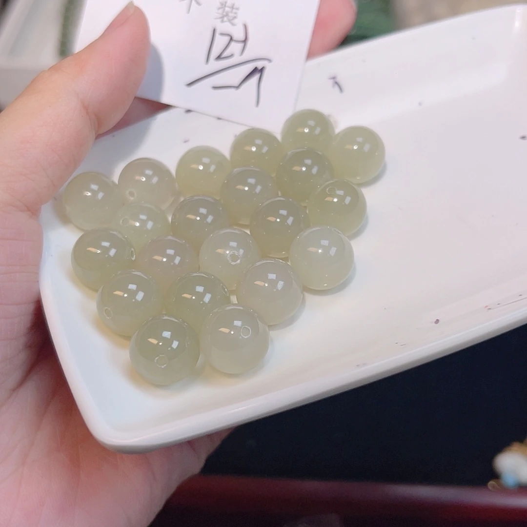 未镶嵌珠宝半成品水晶49 。