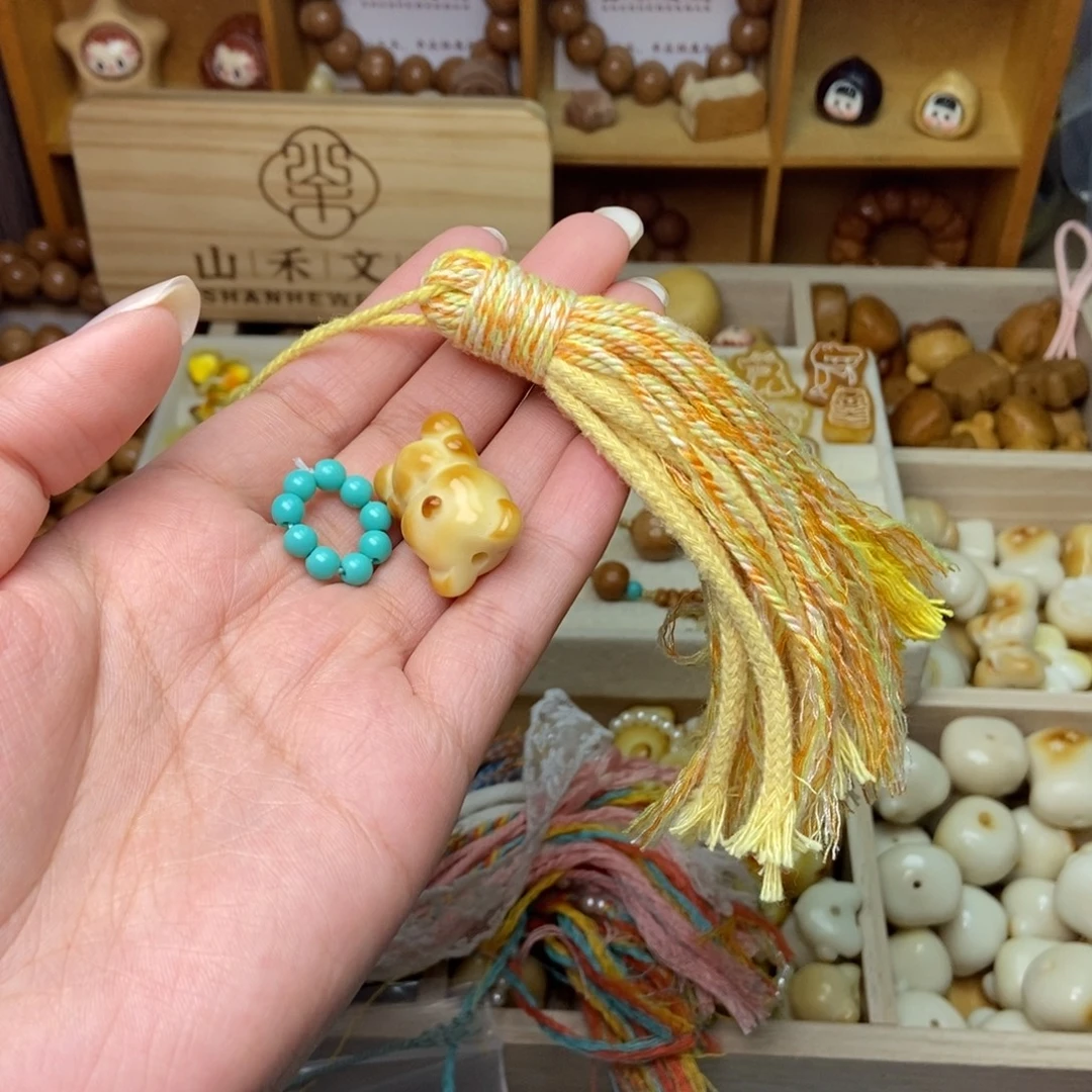 猴头核桃手串小熊绿卡环金桂流苏