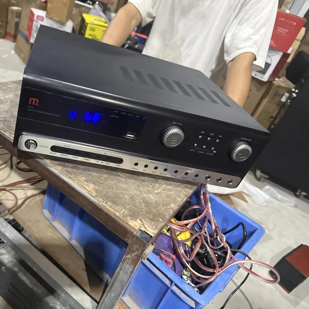 9新  库存功放机一个，不包邮，裸机