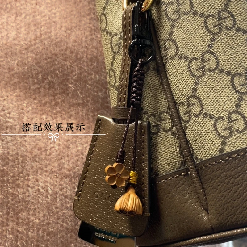 【蜜语】桃木制 莲花 梅花造型 包包挂 拉链挂件时尚单品