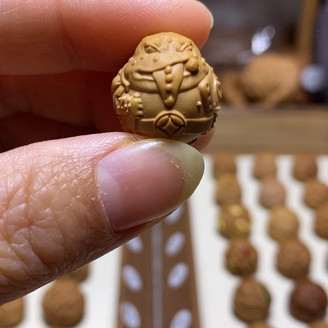 核桃把件金蟾猴头核桃有正常封口线