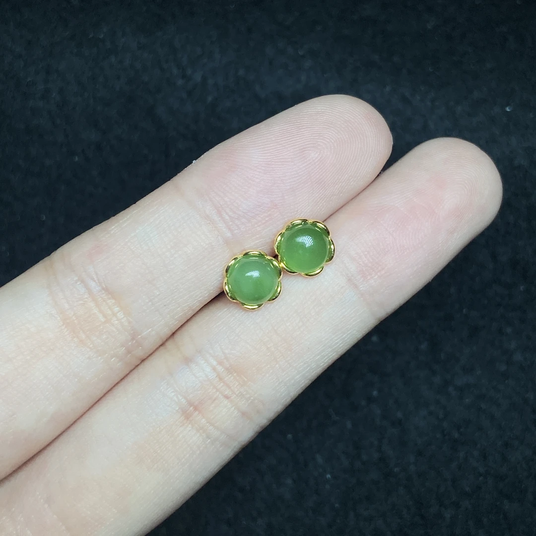 【小北好物】S925银镶嵌和田玉耳钉17QH13X371【多样性发一件】约5mm+