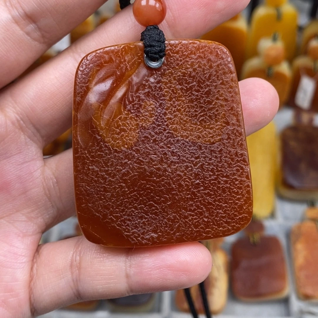 未镶嵌琥珀珠宝奇石