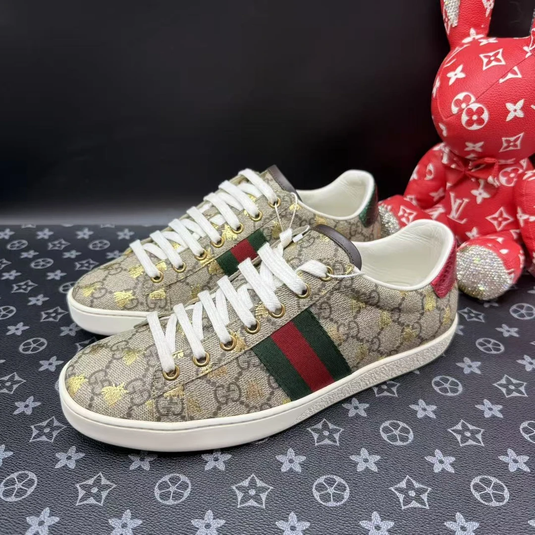 95新 GUCCI/古驰 男士时尚烫金蜜蜂老花板鞋38欧码 lz400