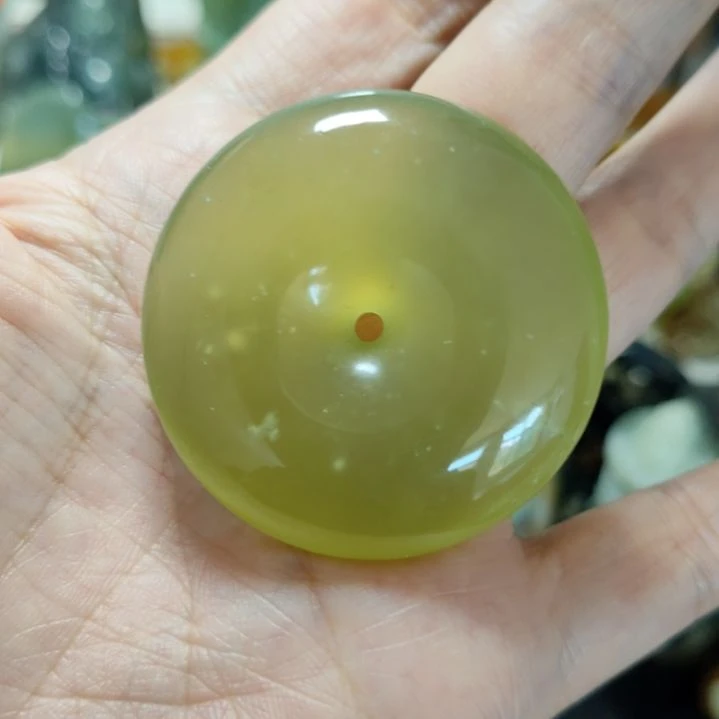岫玉未镶嵌平安扣