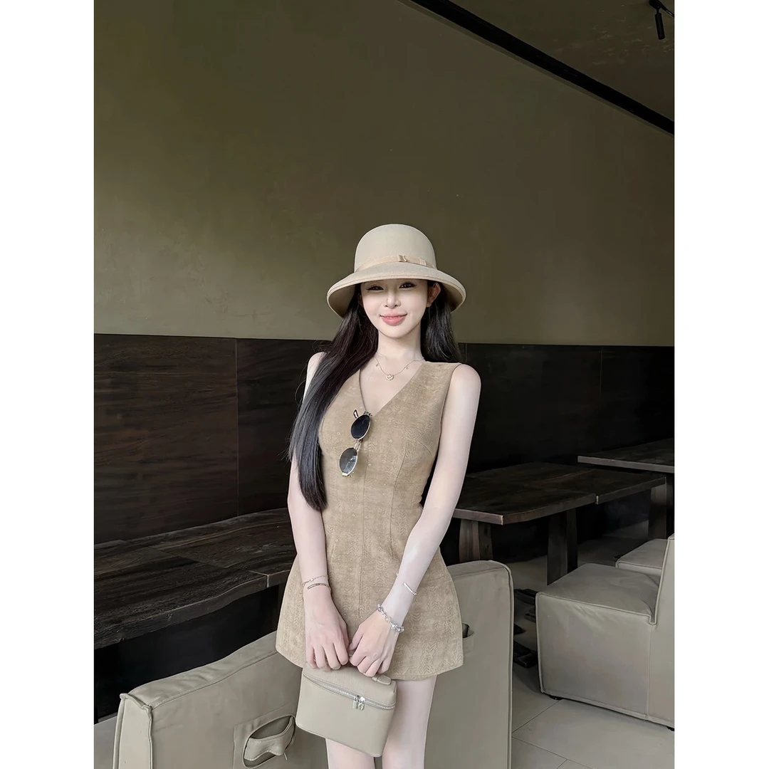 复古高级感超好看无袖收腰蓬蓬裙小众不撞款吊带连衣裙2025年夏季