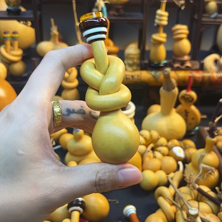 魏****大叶紫檀（黑酸枝木类）