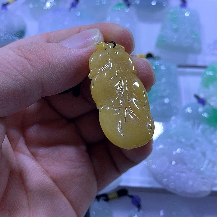 翡翠未镶嵌颈饰天然翡翠A货吊坠
