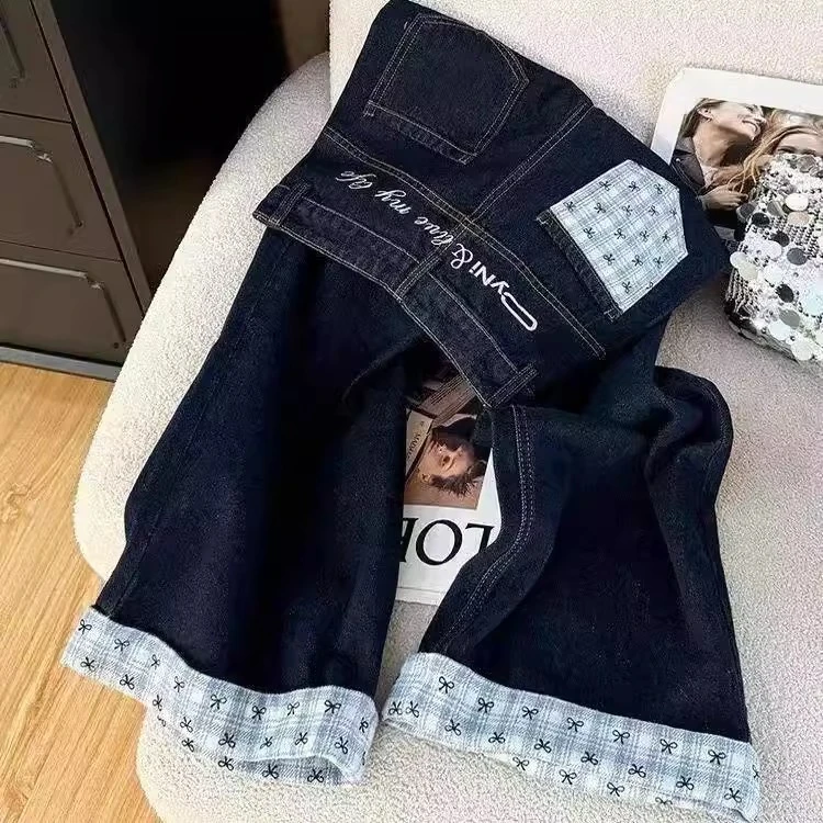 爱依服复古格子拼接直筒牛仔裤女春季大码胖设计感蝴蝶结翻边阔腿