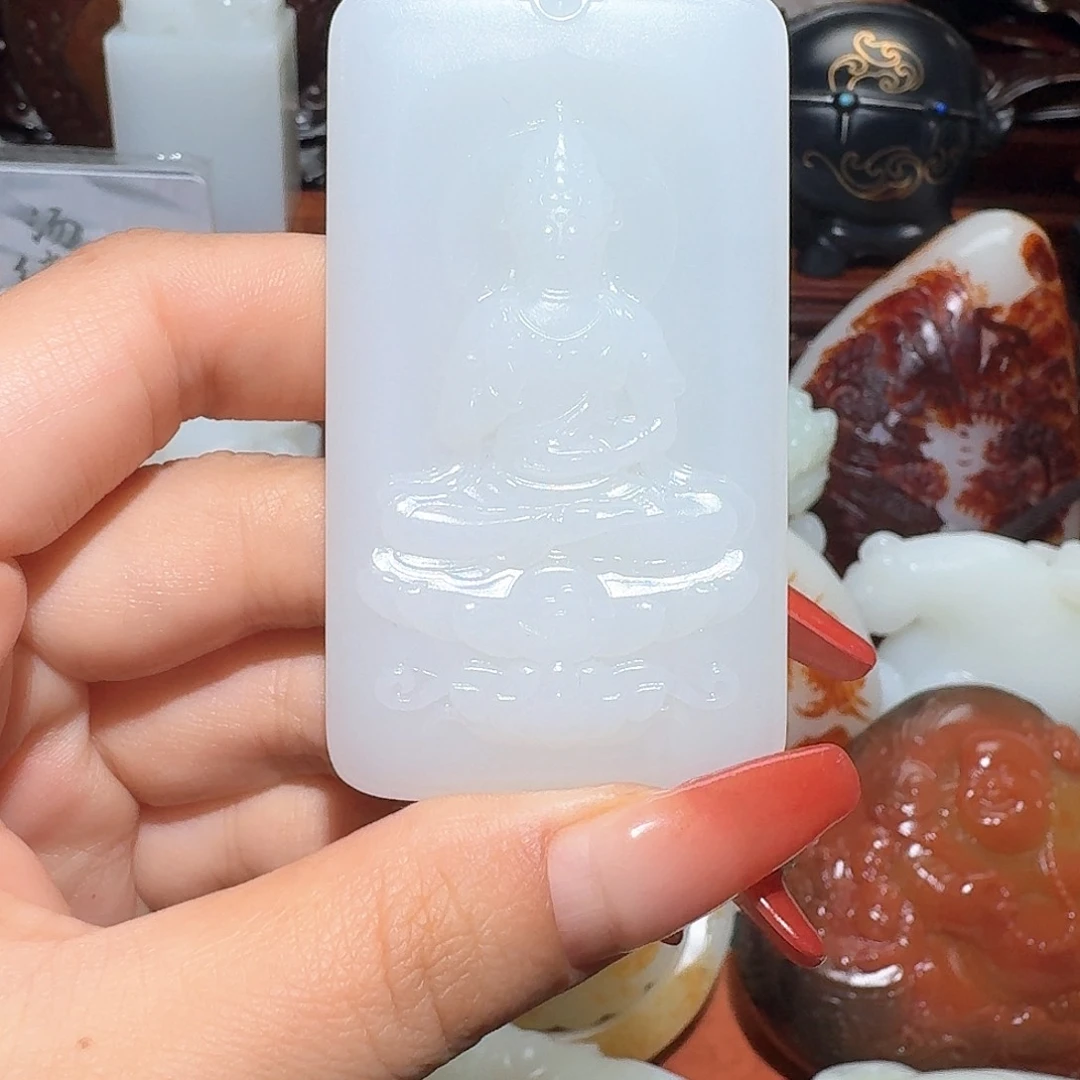 透闪石质玉未镶嵌挂件