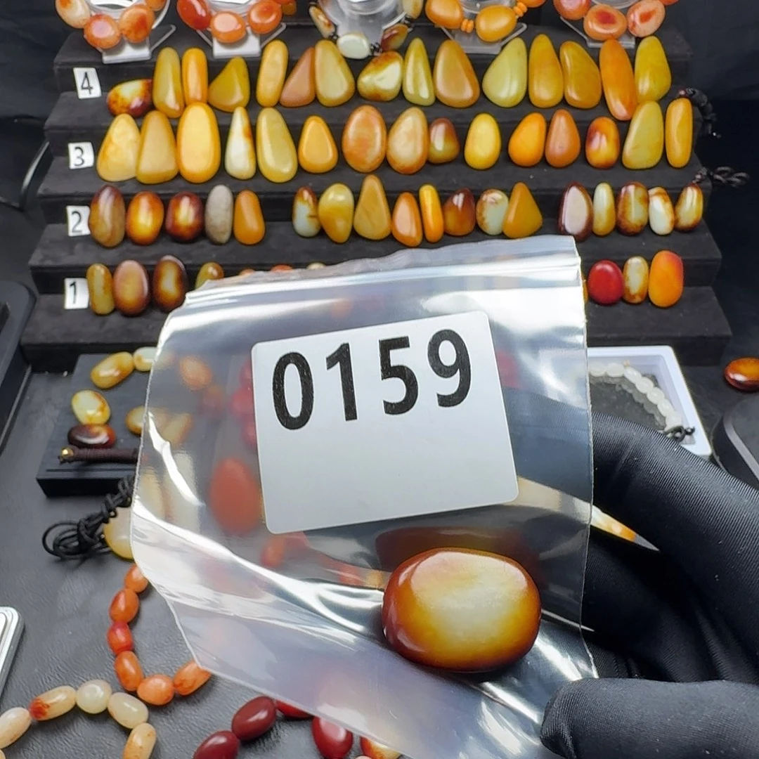 和田玉手串未镶嵌M**马