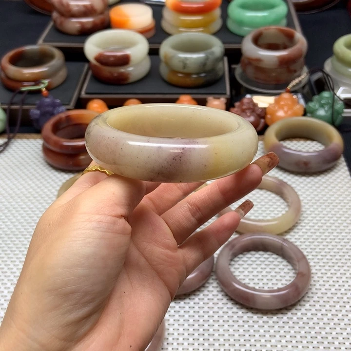 石英质玉未镶嵌手镯