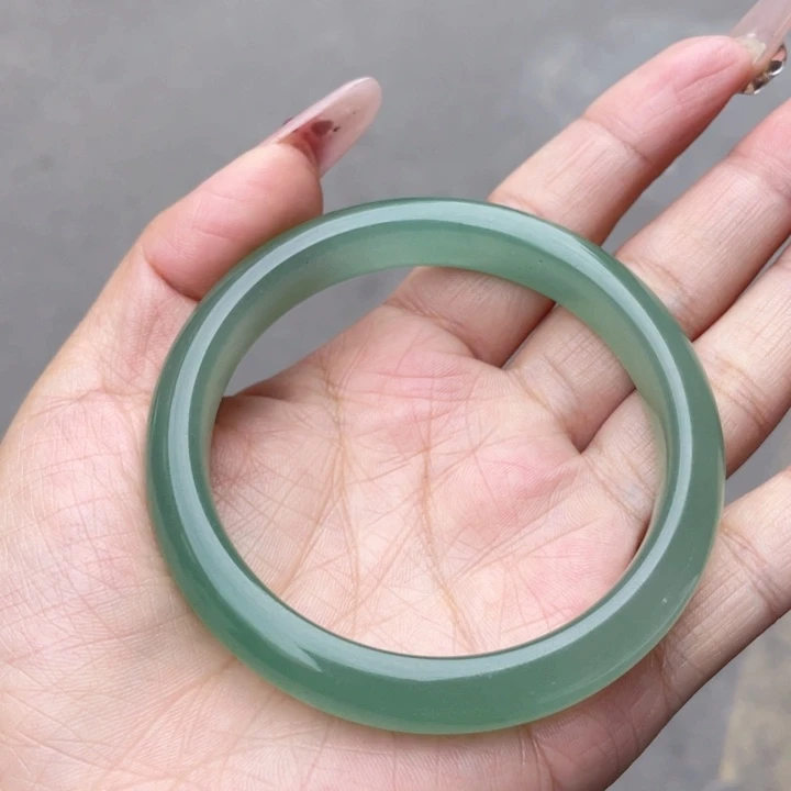 东陵石手镯未镶嵌