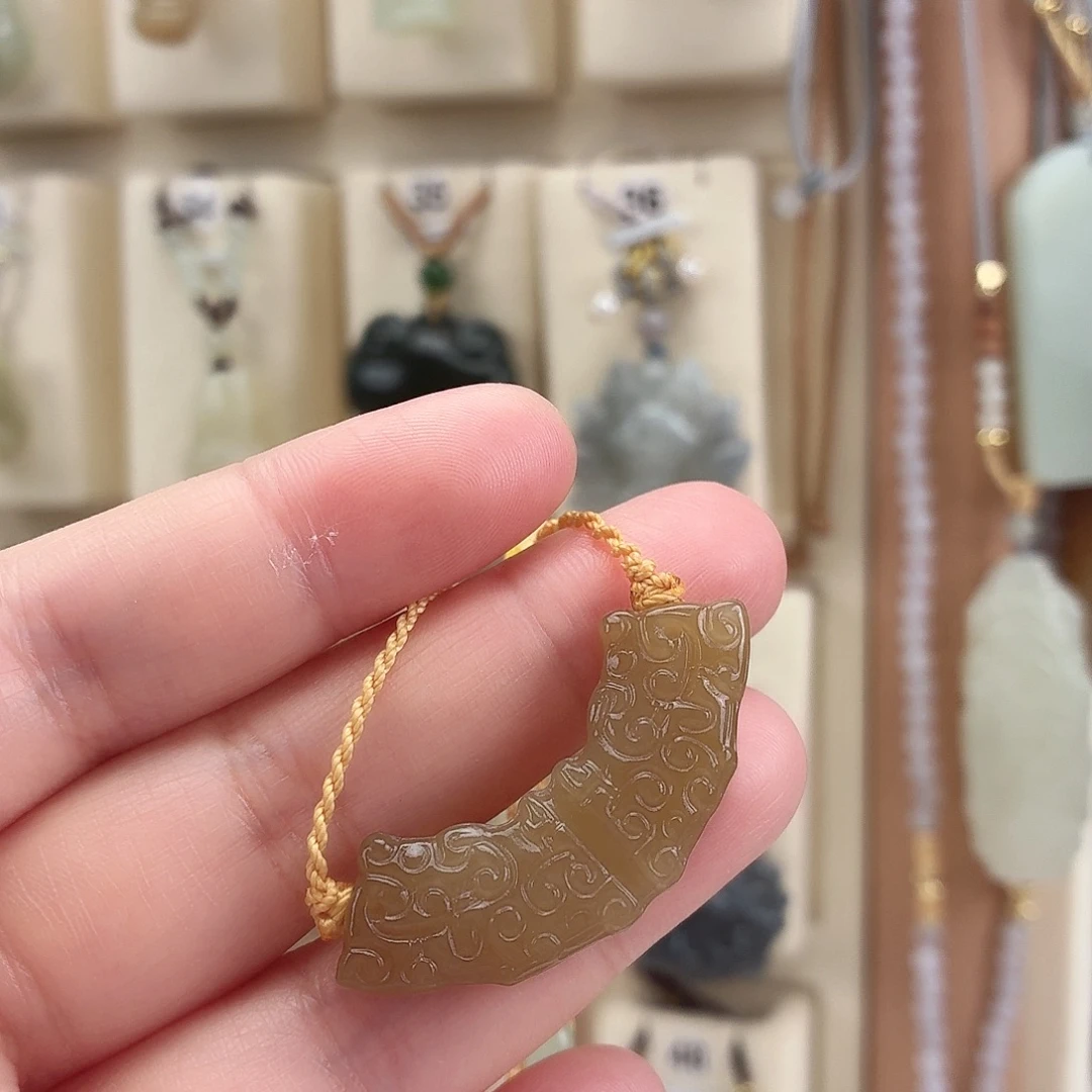 颈饰未镶嵌和田玉