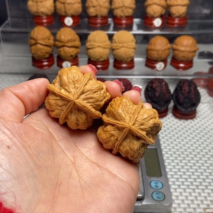 文玩核桃把件41金尊四棱