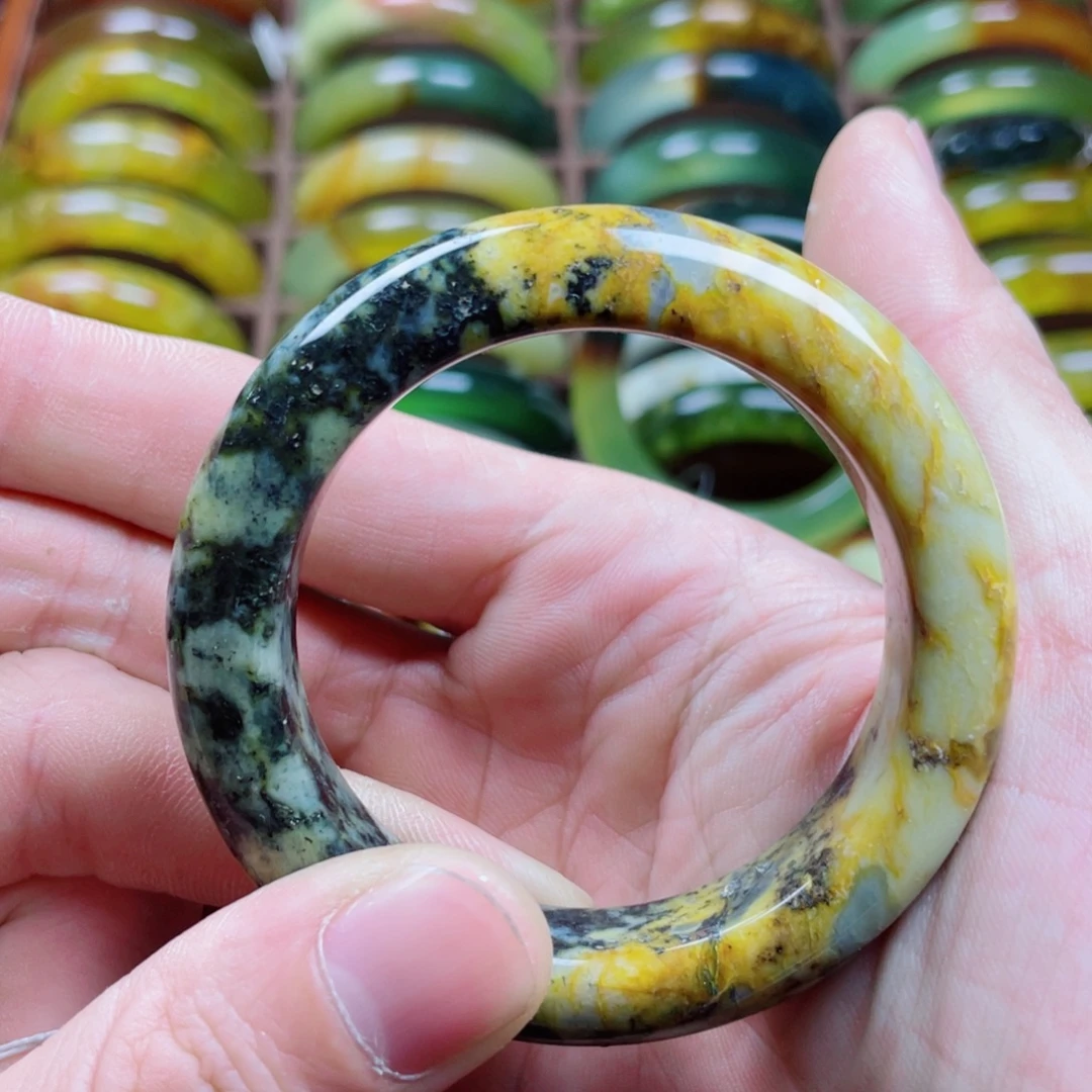 蛇纹石玉未镶嵌手镯