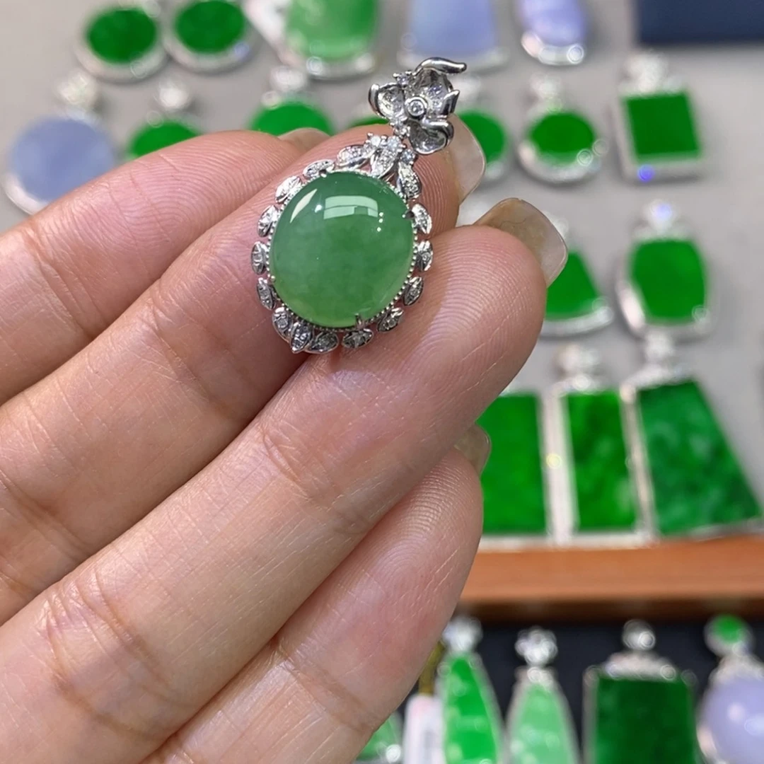 翡翠吊坠(不含链)18K金镶嵌吊坠