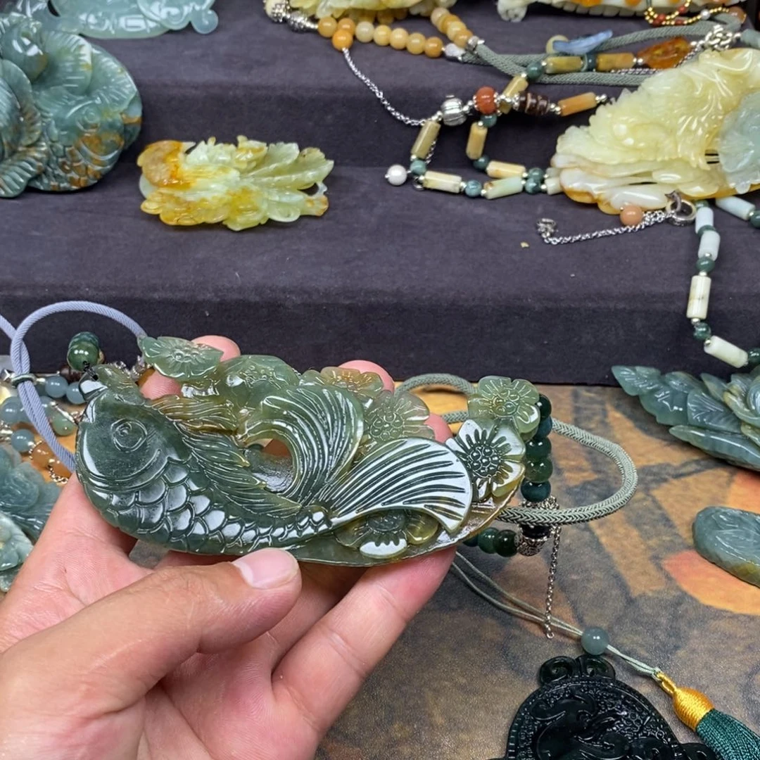 瑶***清蛇纹石玉未镶嵌颈饰