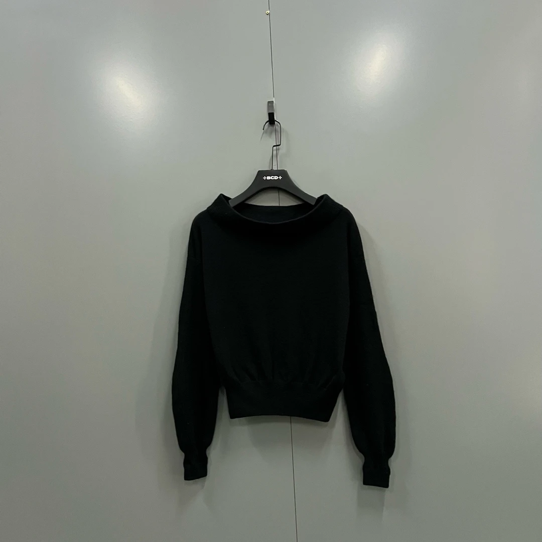 未使用 maje （zz9）DOROTHEE SCHUMAC黑色一字肩毛衣 1码/015020