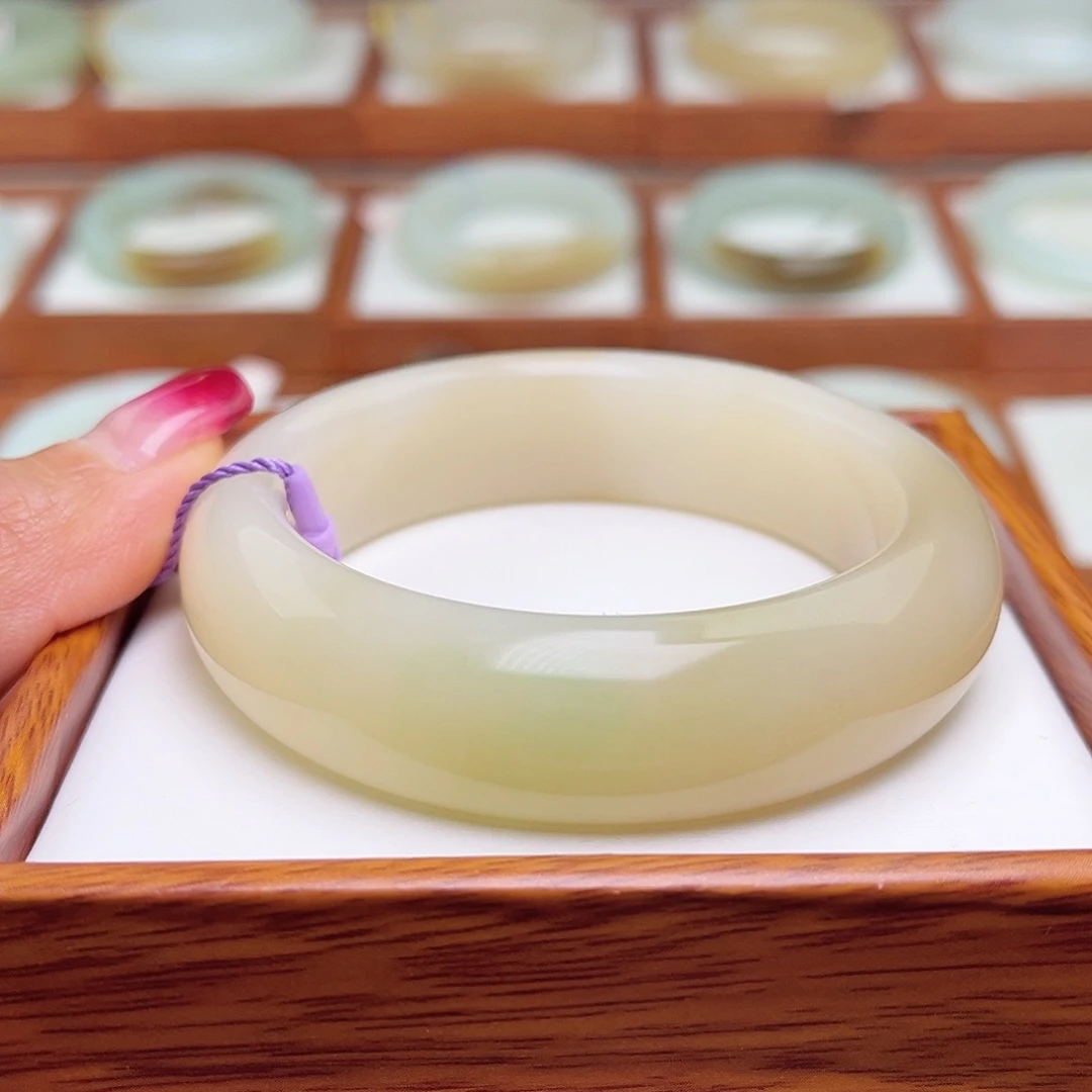 和田玉手镯未镶嵌56.2