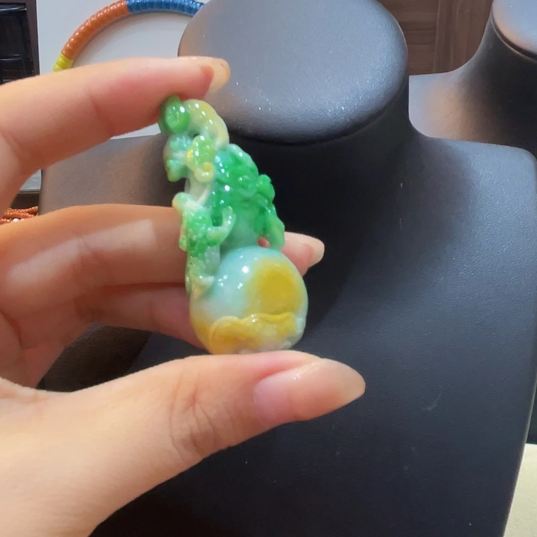 天***店翡翠未镶嵌颈饰项链
