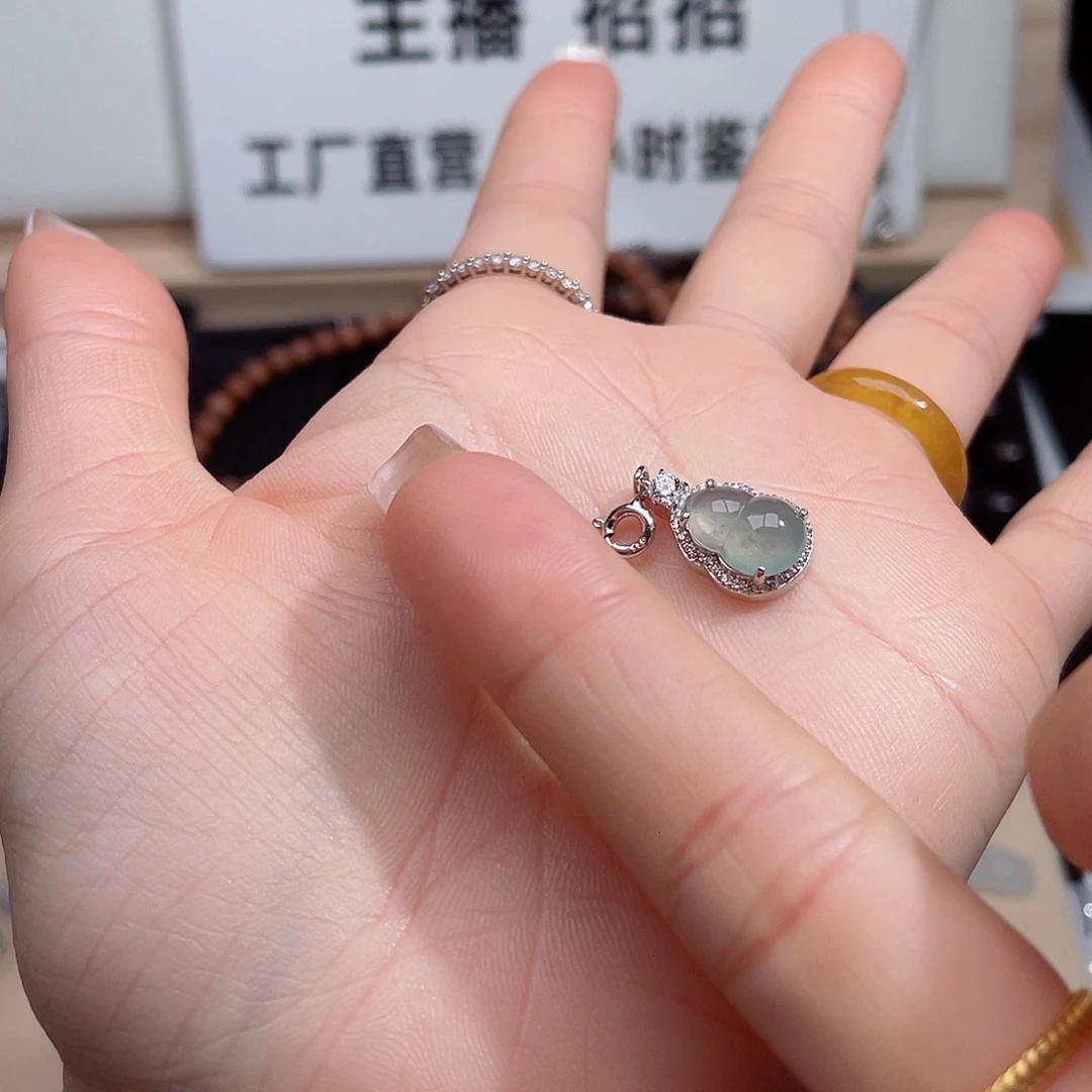 P***你颈饰银S925镶嵌翡翠缅甸天然翡翠a货