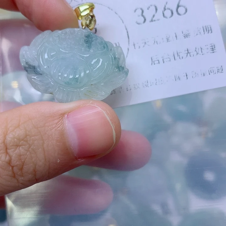 翡翠未镶嵌颈饰翡翠