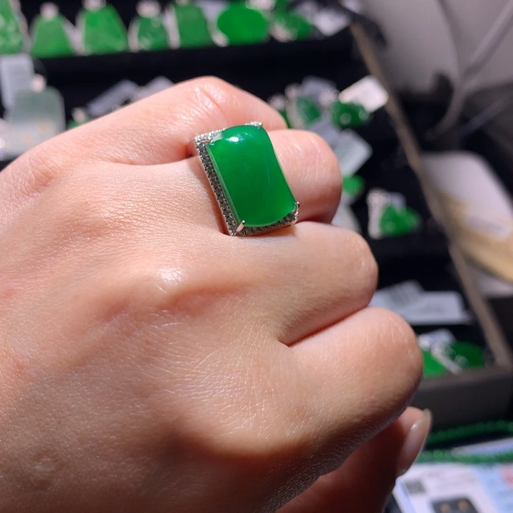 【闪购商品】银S925镶嵌戒指翡翠