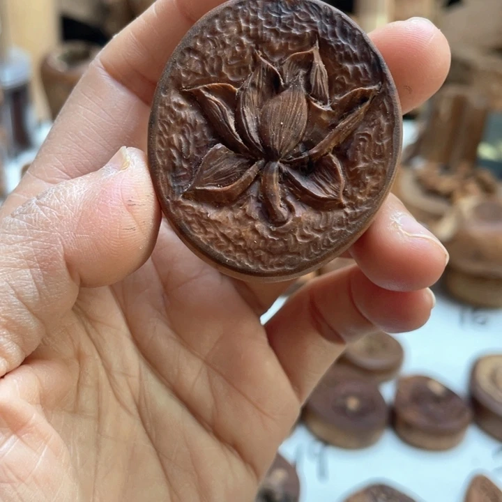 梅***红檀香木原汁原味老山檀香