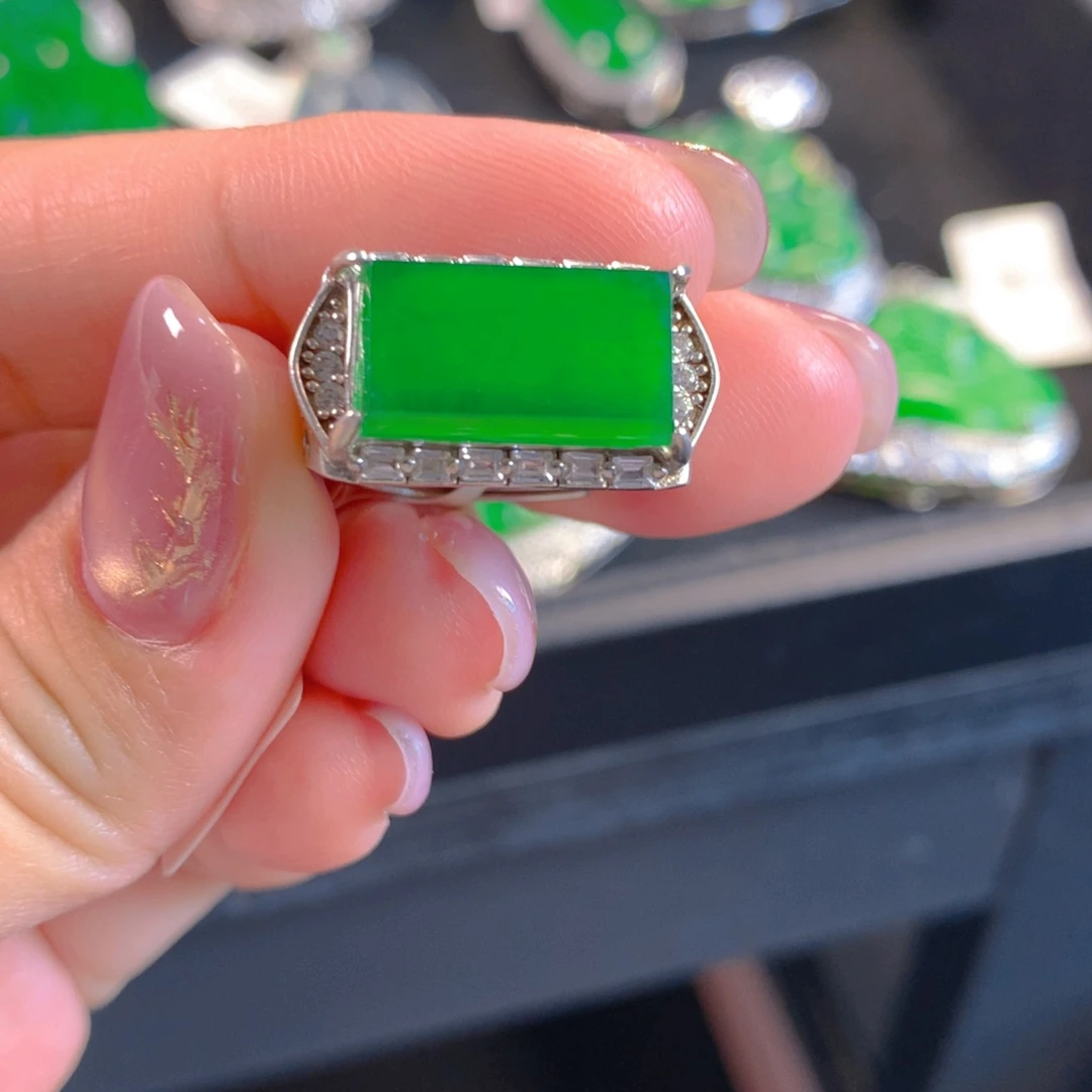 翡翠颈饰银S925镶嵌翡翠