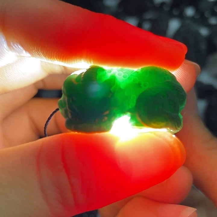 定制翡翠未镶嵌貔貅