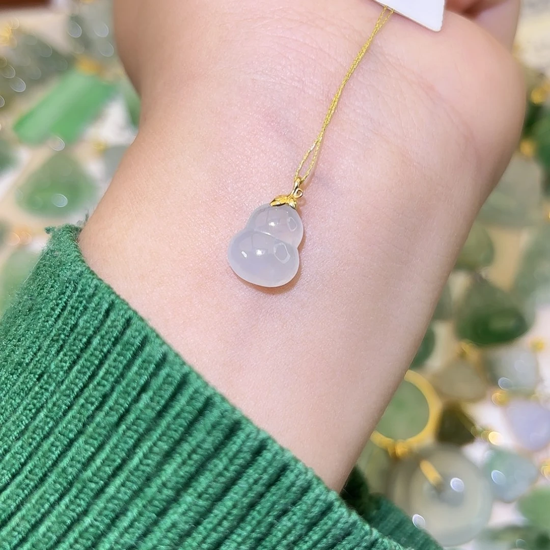 番***茄翡翠18K金镶嵌颈饰葫芦