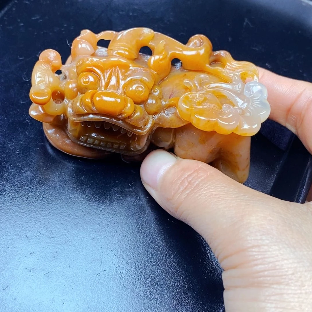 石英质玉（黄龙玉）未镶嵌颈饰