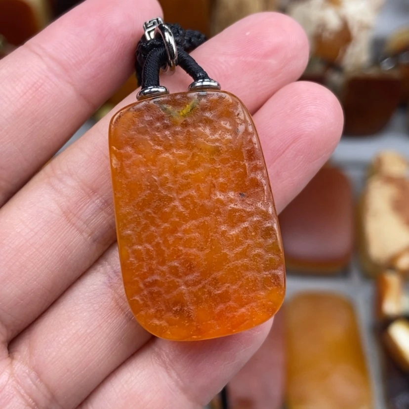 【闪购商品】未镶嵌吊坠(赠链)琥珀