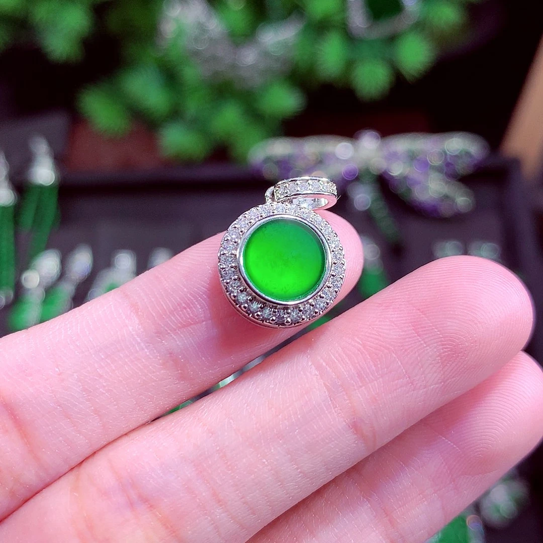 颈饰未镶嵌翡翠天然