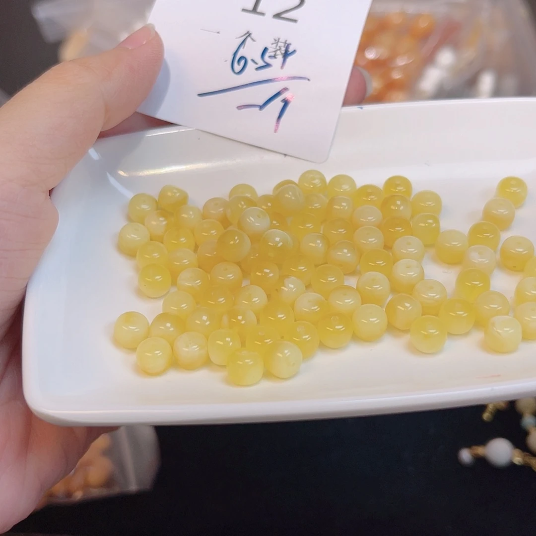 未镶嵌蜜蜡珠宝奇石12 。